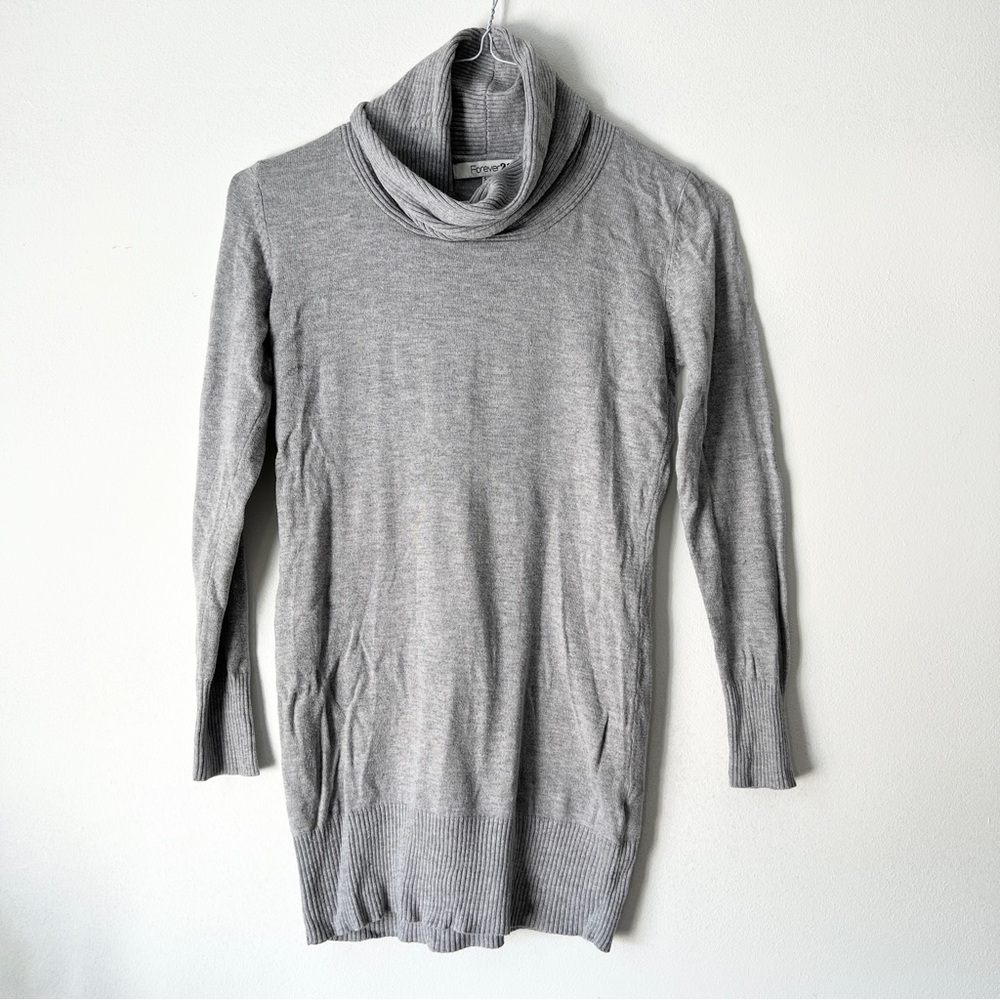 Forever 21 Gray Cowlneck/Turtleneck Sweater Size S